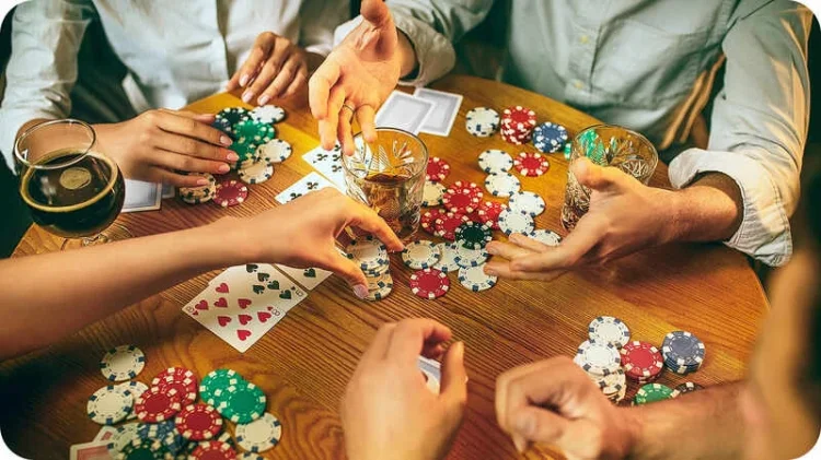 Zestaw-do-Pokera-300-Zetonow-Zetony-Texas-Poker-Walizka-Karty-Mocny-Kostki-Nazwa-Zestaw-do-pokera.webp
