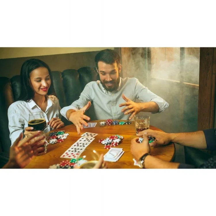 Zestaw-do-Pokera-300-Zetonow-Zetony-Texas-Poker-Walizka-Karty-Mocny-Kostki-Waga-produktu-z-opakowaniem-jednostkowym-4-64-kg.webp