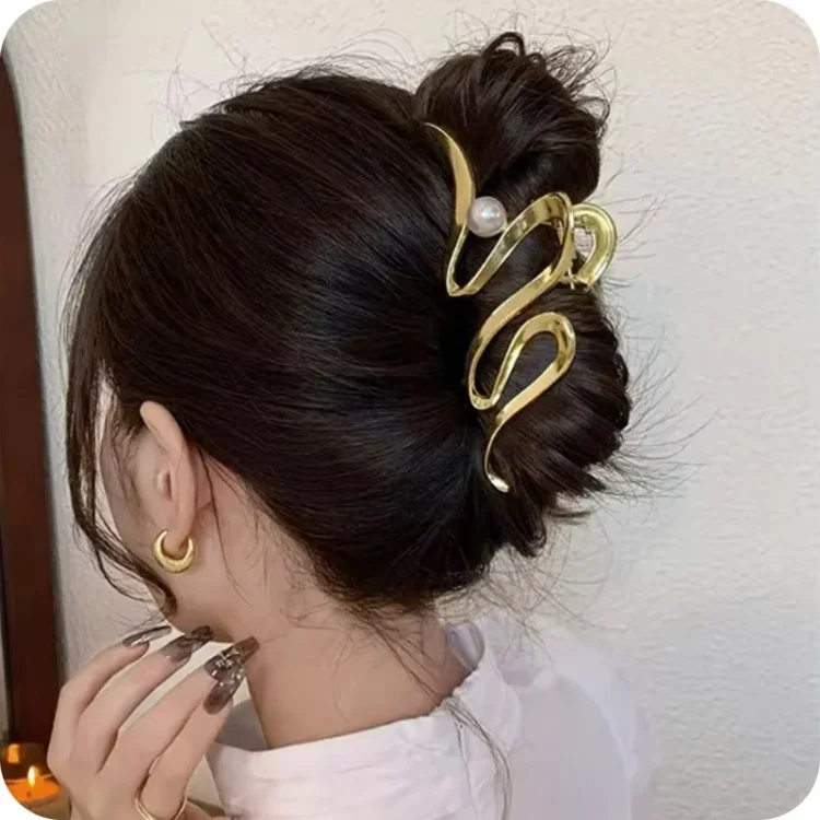 duza-ozdobna-elegancka-spinka-klamra-do-wlosow.webp