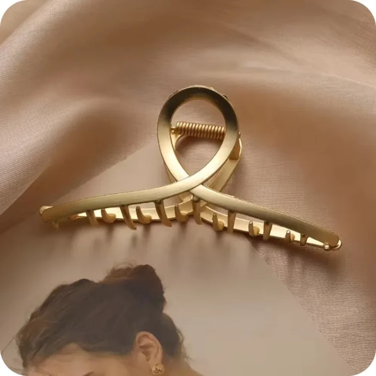 elegancka-spinka-klamra-do-spinania-wlosow-zlota.webp