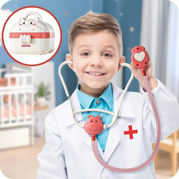maly-lekarz-kuferek-z-przyrzadami-narzedziami-lekarskimi-dla-dzieci.webp