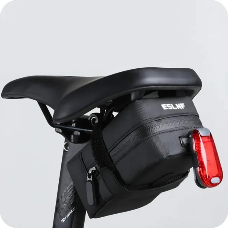 sakwa-torba-rowerowa-pod-siodelko-rowerowe-premium.webp