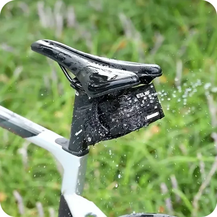 wodoodporna-sakwa-torba-rowerowa-pod-siodelko.webp