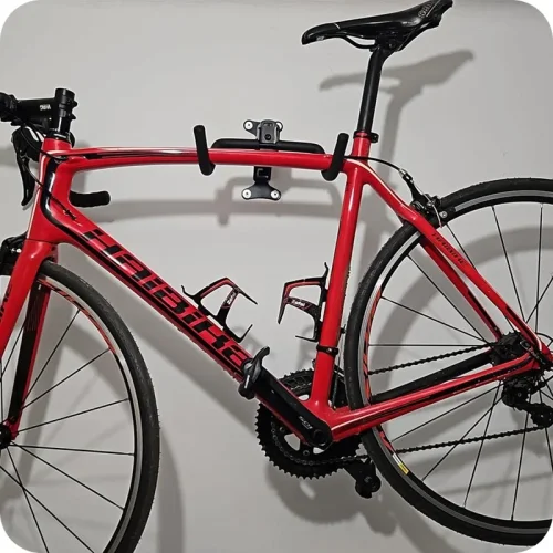 wieszak-do-mocowania-roweru-na-sciane-scianie.webp
