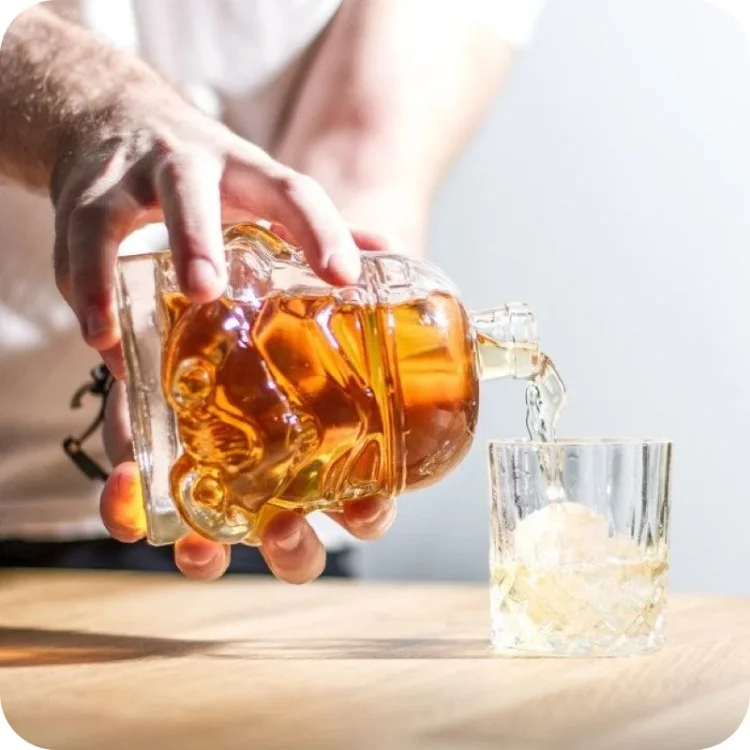 karafka-szturmowiec-do-whisky.webp