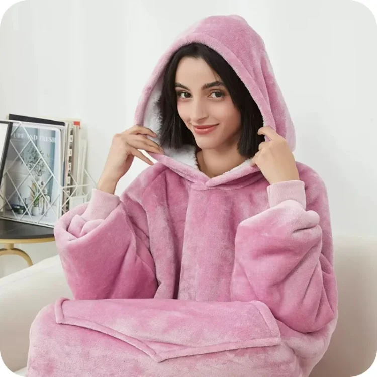 kocobluza-bluza-damska-ocieplana-dluga-oversize-bloozie-koc-z-rekawami-kapturem-ciepla-cieply-roz-rozowa.webp