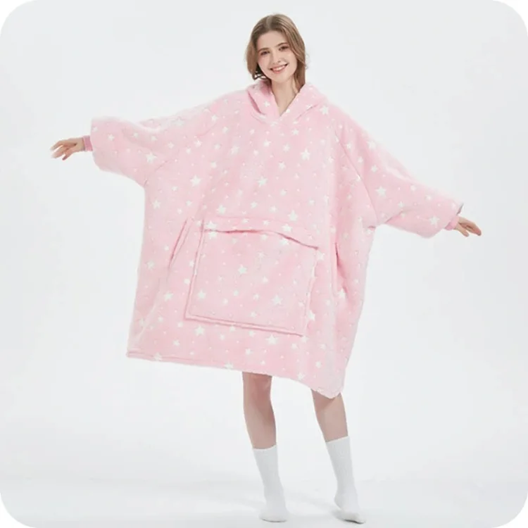 bluza-kocobluza-damska-rozowa-w-swiecace- gwiazdy-gwiazdki-fluorescencyjna-dluga-xxl-ciepla-miekka.webp