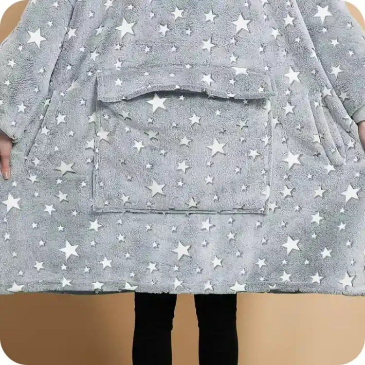 dluga-wysokiej-jakosci-premium-kocobluza-bluza-oversize-swiecacaw-w-nocy-bloozie-hit-swieta-swiat-2025.webp