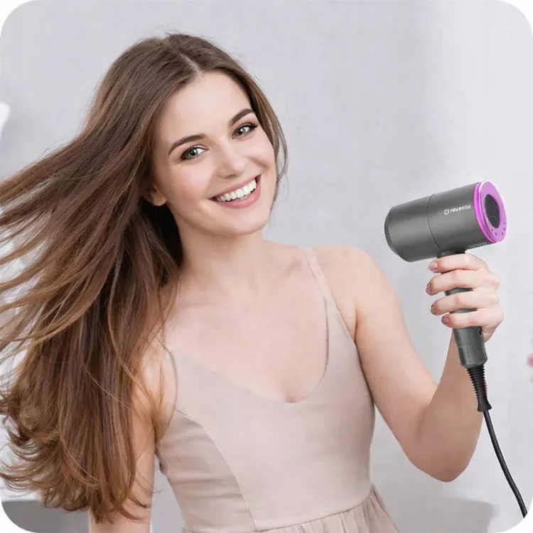 mala-suszarka-do-wlosow-mocna-z-jonizacja-wymiennymi-koncowkami-dyson-remington-revento-ranking-suszarek-do-wlosow.webp
