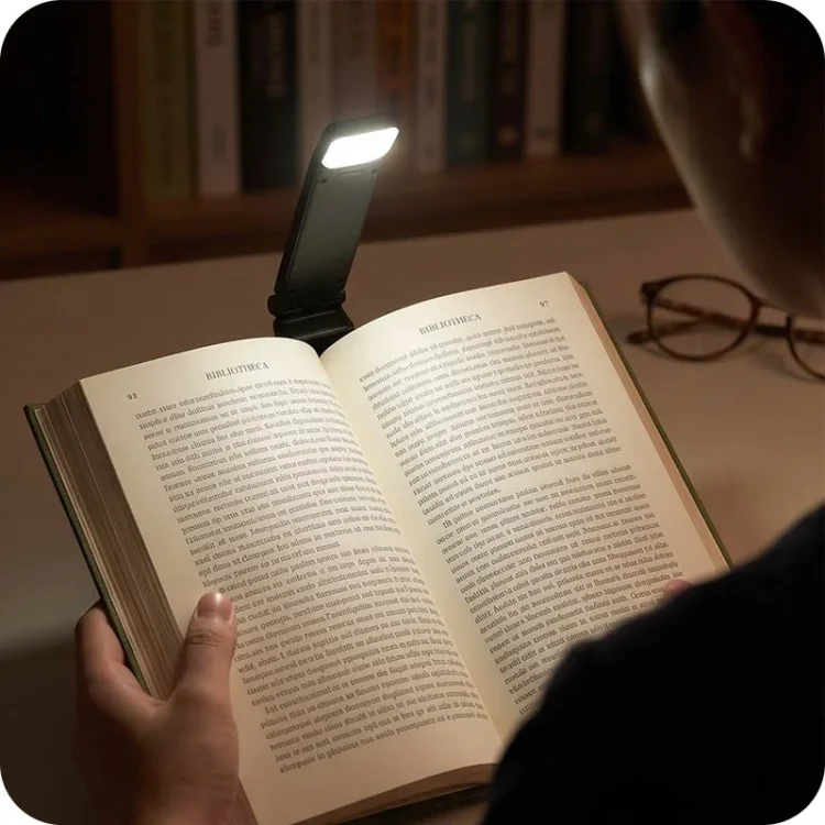 lampka-led-z-klipsem-do-czytania-ksiazek-regulacja-kata-nachylenia-barwy-swiatla-trybami-swiecenia-3.webp